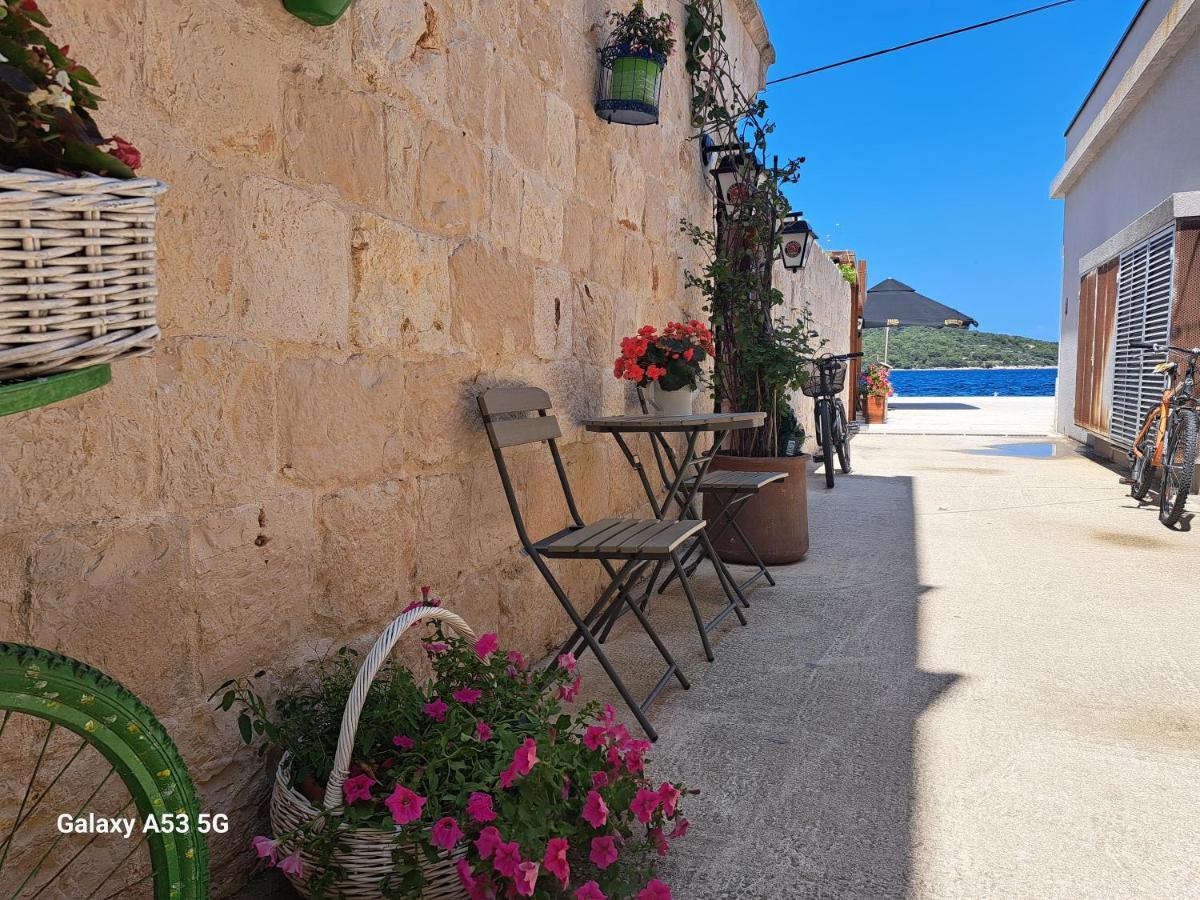 Heritage Rooms Kut Βις Εξωτερικό φωτογραφία