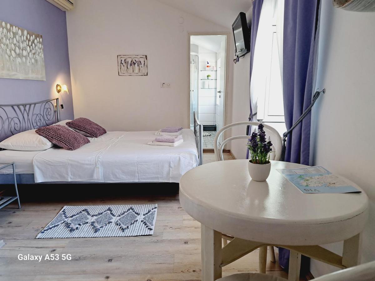 Heritage Rooms Kut Βις Εξωτερικό φωτογραφία