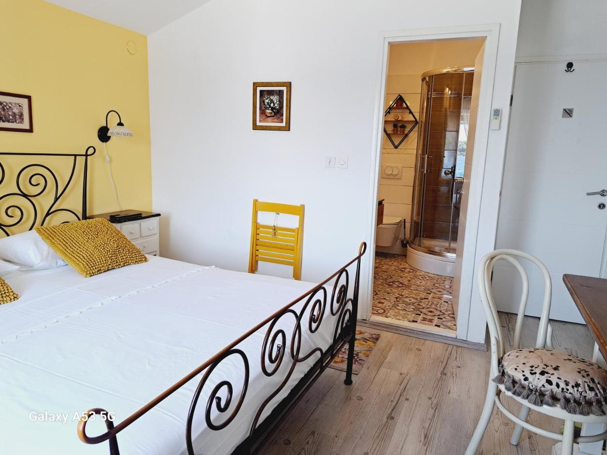 Heritage Rooms Kut Βις Εξωτερικό φωτογραφία